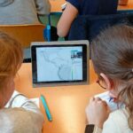 Hodina zeměpisu v primě s iPady a 3D brýlemi